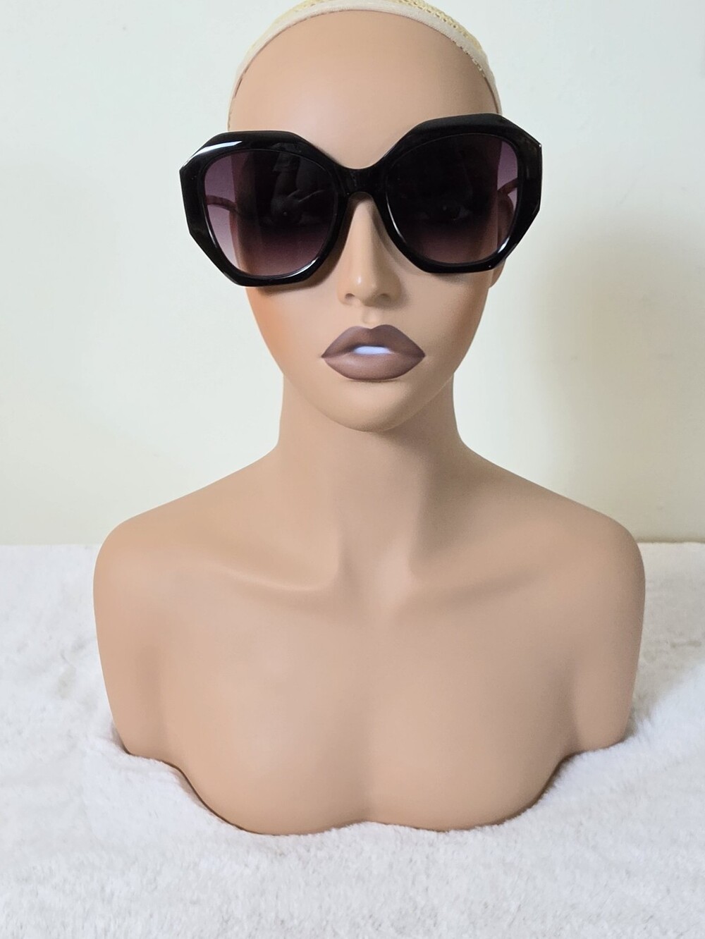 Vince Camuto Black Oversized Geometric Sunglasses - Picture 9 of 13